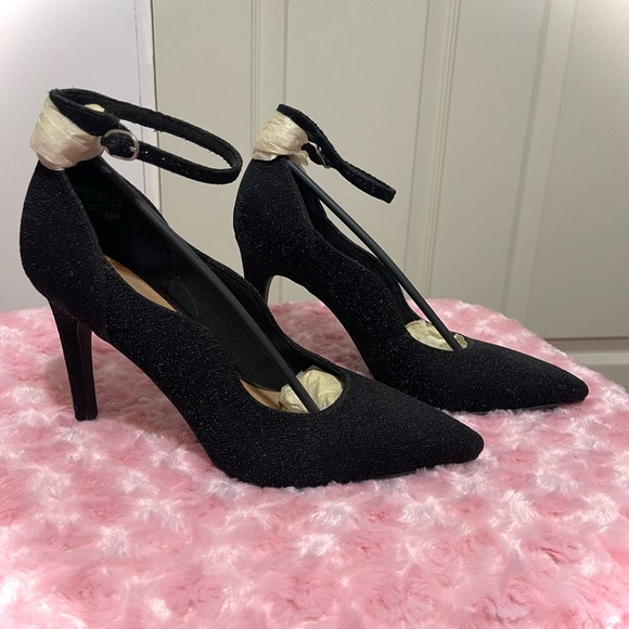 Elegant Black Glitter Heels - Picture 3 of 6